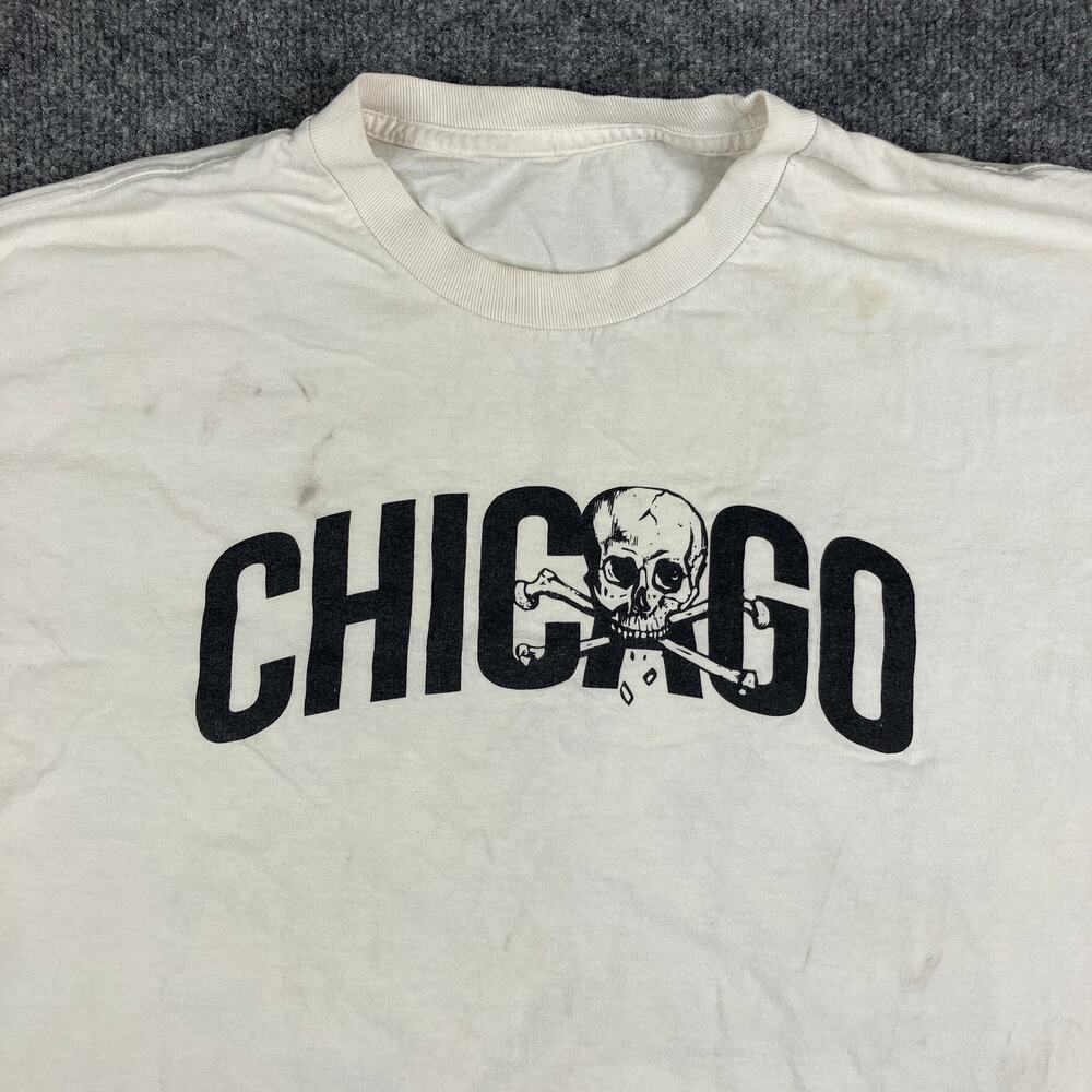 Chicago T-Shirt Mens Size M White Graphic Tee Skull Crossbones Punk Streetwear